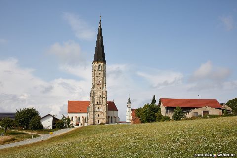 Gemeinde Zeilarn Landkreis Rottal-Inn Schildthurn Kirche Außen (Dirschl Johann) Deutschland PAN